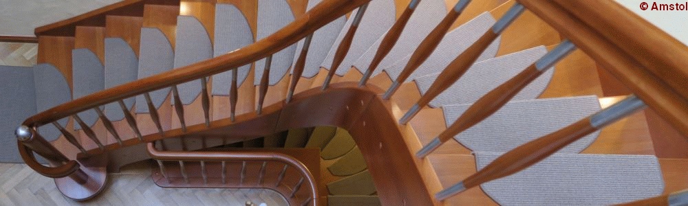 Stolarnia Amstol  produkuje schody i drzwi drewniane na wymiar